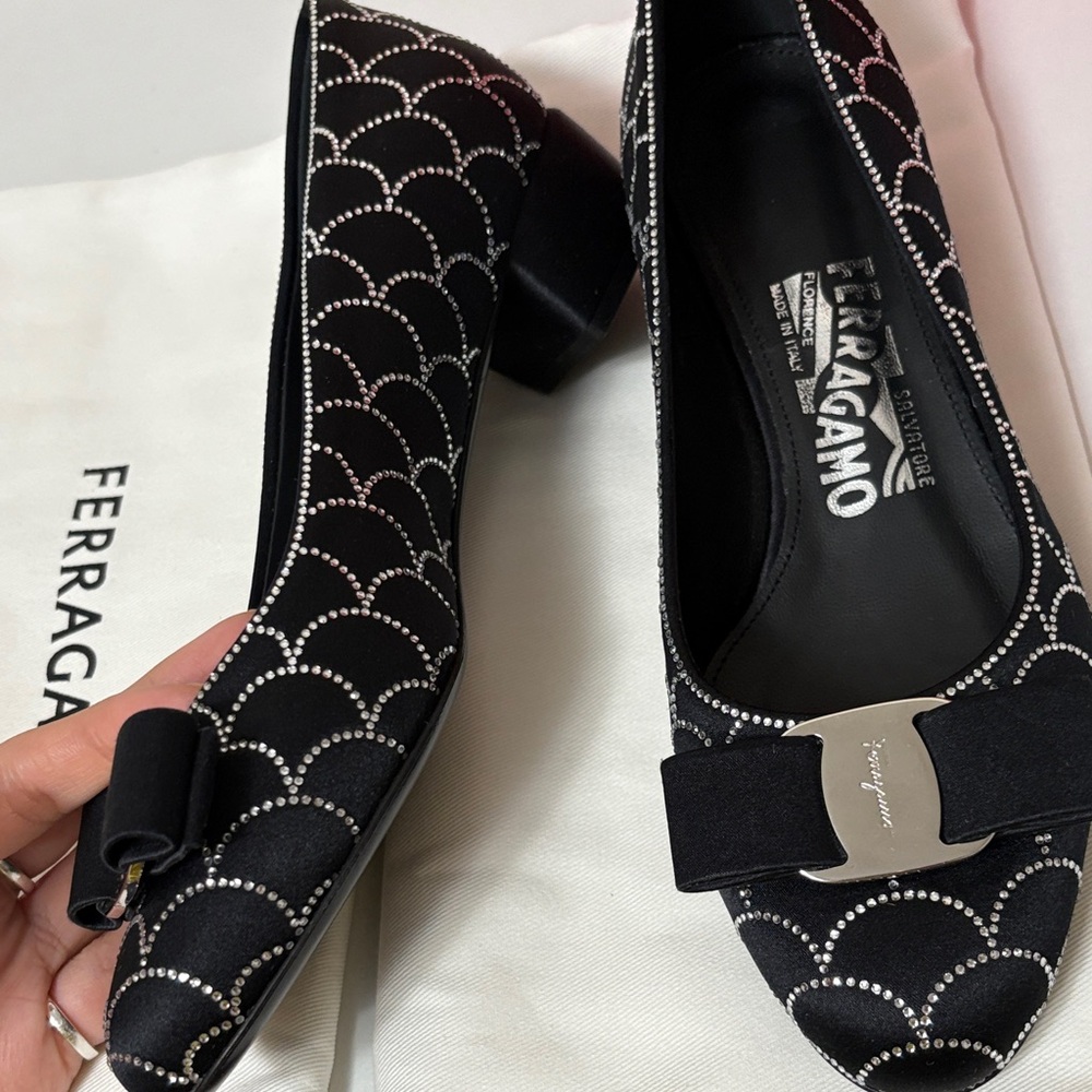 Salvatore Ferragamo Fish Scale Block Heel Pumps - Picture 9 of 10
